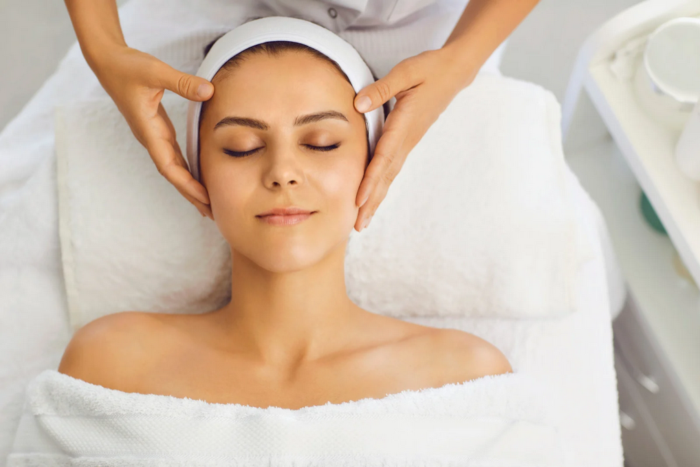 Huvud massage mot stress och stelhet